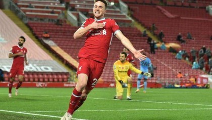  利物浦逆转绝杀热刺登顶积分榜  